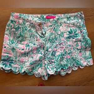 LILLY PULITZER 5" BUTTERCUP STRETCH SHORT Scallop COLORFUL CAMELFLAGE